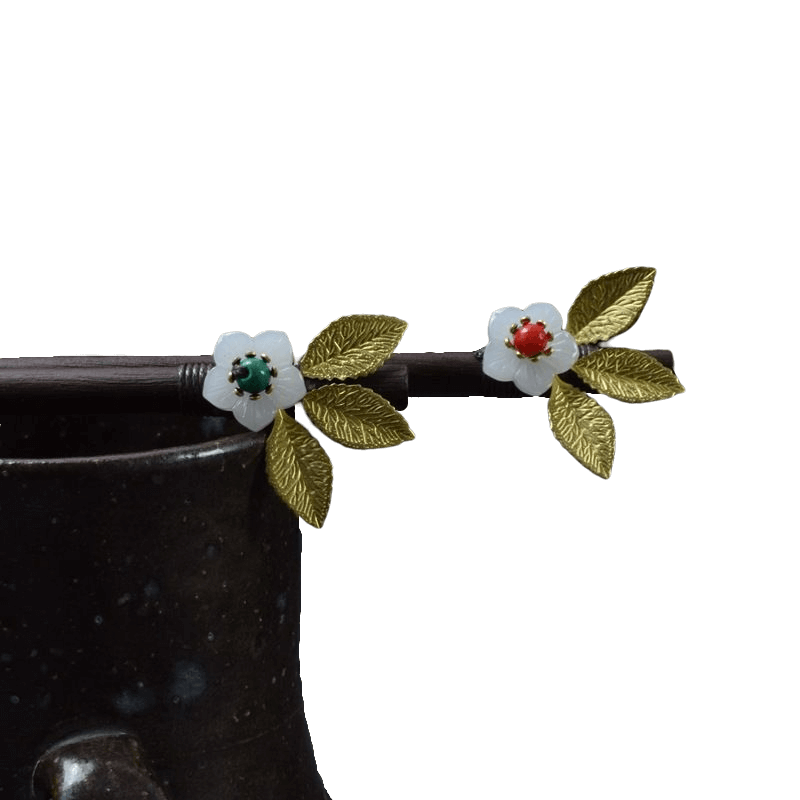 GUANMEI - Wood Hairpin with Cute Flowers