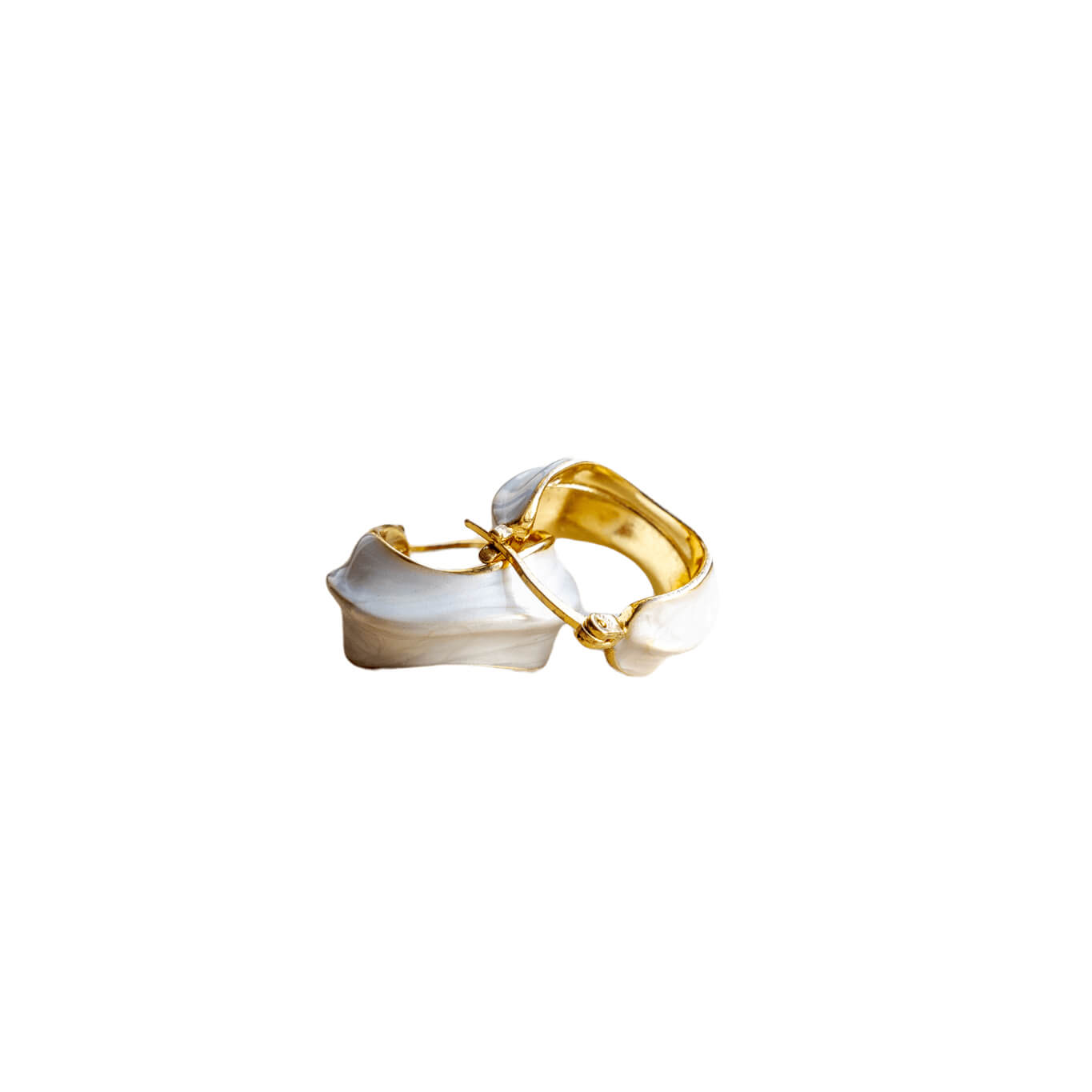 Creamy White Circle Earrings